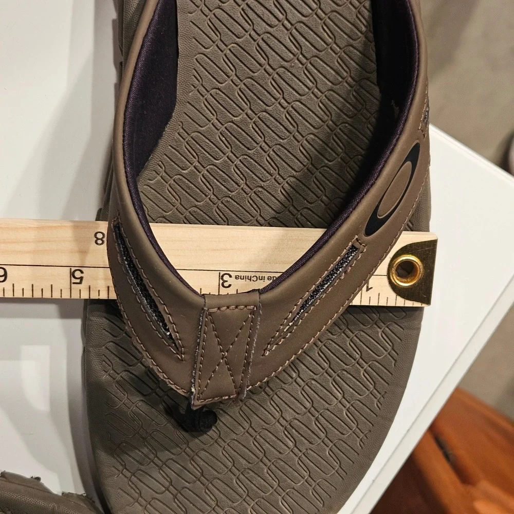 Oakley Flip Flop Sandals Mens 13 Brown Thong Logo Sport Casual